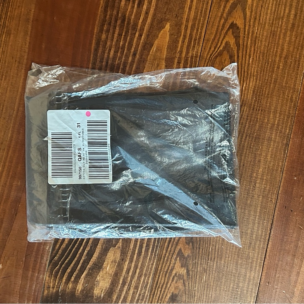 Pink Active Shiny Leggings NWT - Picture 6 of 7
